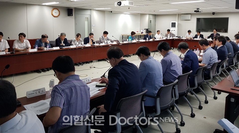 대한의사협회는 14일 용산 임시회관에서 '제1차 전문학회 의료계협의체'를 개최했다. ⓒ의협신문