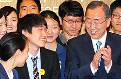 반기문 총장 '의대생이여, 세계를 치유하라'