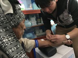 씨젠의료재단, 네팔 의료봉사…주민에 각종 검진 시행