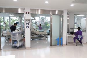 명지병원, 수도권 최초 다인용 '고압 산소치료기' 설치