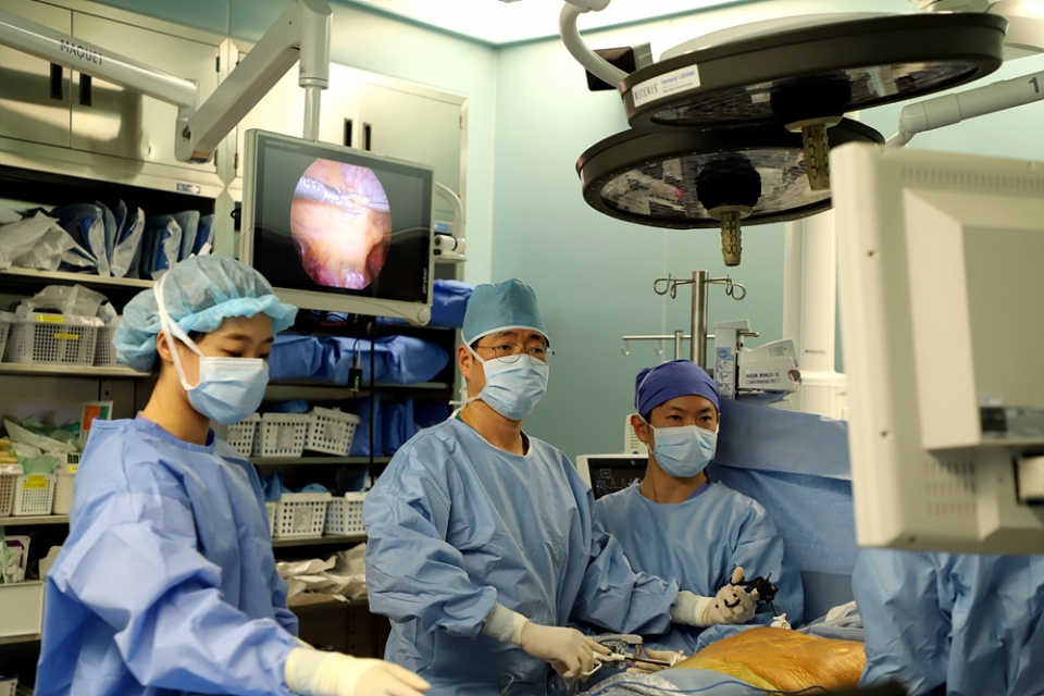 삼성서울병원 하이브리드 수술 장면