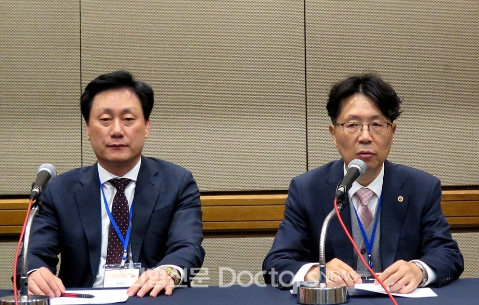 (왼쪽부터) 대한개원의협의회 장현재 부회장, 김동석 회장.