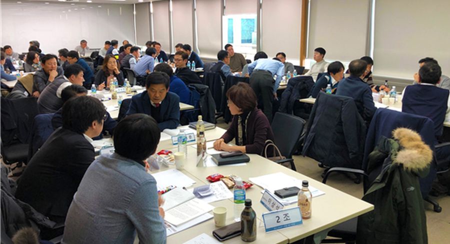 신풍제약은 지난 6일 서울 GS타워 회의실에서 본부장·팀장들이 참석한 가운데 역량강화 워크숍을 열었다.