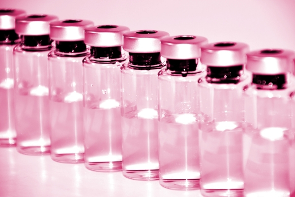 로이터통신에 따르면, 영국 정부는 30일 다국적제약사 아스트라제네카와 옥스퍼드대가 공동개발한 코로나19 백신의 긴급 사용을 승인했다.