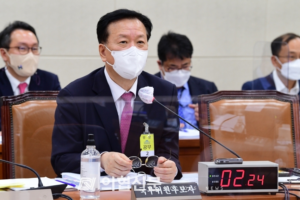 5월 3일 열린 국회 인사청문회에서 정호영 보건복지부 장관이 야당 의원들의 질의를 경청하고 있다. [사진=김선경기자] ⓒ의협신문