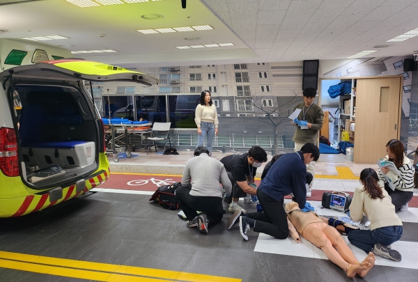 서울대병원은 14~15일 서울시 25개 권역별 고급대 리더를 대상으로 고품질 심폐소생술(CPR) 팀리더 교육을 실시했다. ⓒ의협신문