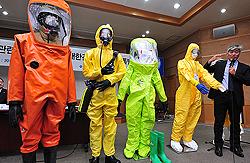 에볼라 막을 의료진 보호장비는?