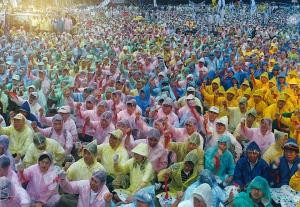  폭풍우 속 4만 의사의 포효 '보라매 집회'