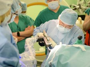 국내 첫 뇌전증 입체뇌파전극삽입 로봇 수술