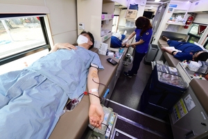  의대교수들, ‘헌혈’ 통한 선한 영향력 환자와 의료진에 전달되길...